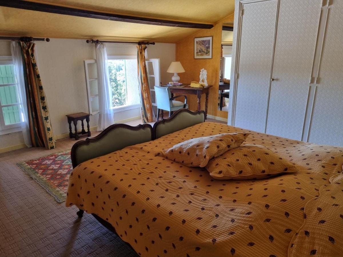 Les Conils - Gites Et Chambres D'Hotes Saint-Pierre-de-Vassols ภายนอก รูปภาพ