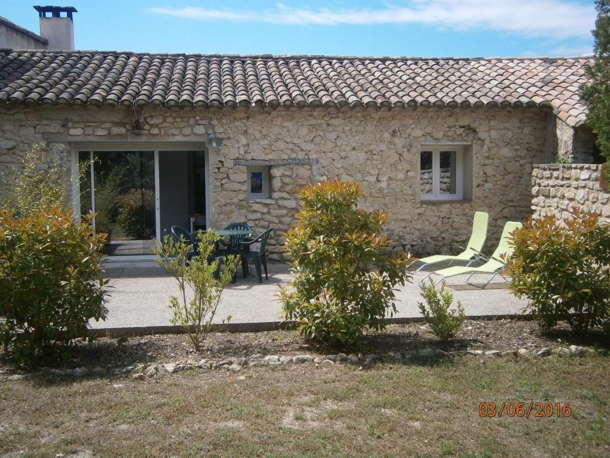Les Conils - Gites Et Chambres D'Hotes Saint-Pierre-de-Vassols ภายนอก รูปภาพ