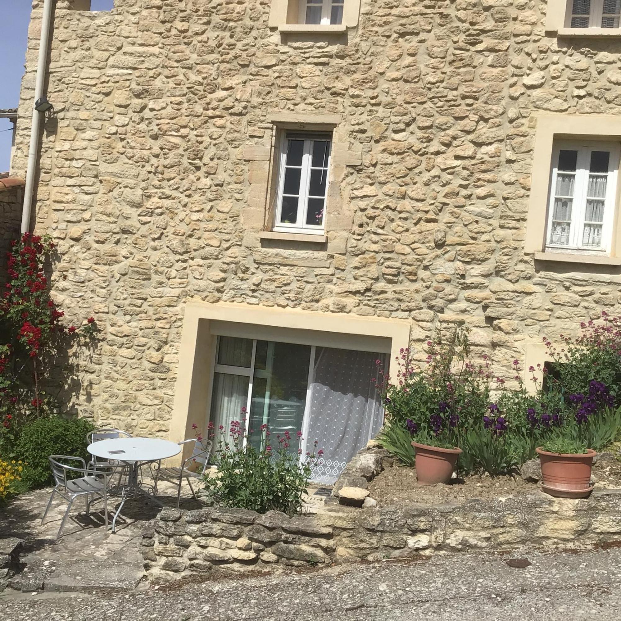 Les Conils - Gites Et Chambres D'Hotes Saint-Pierre-de-Vassols ภายนอก รูปภาพ
